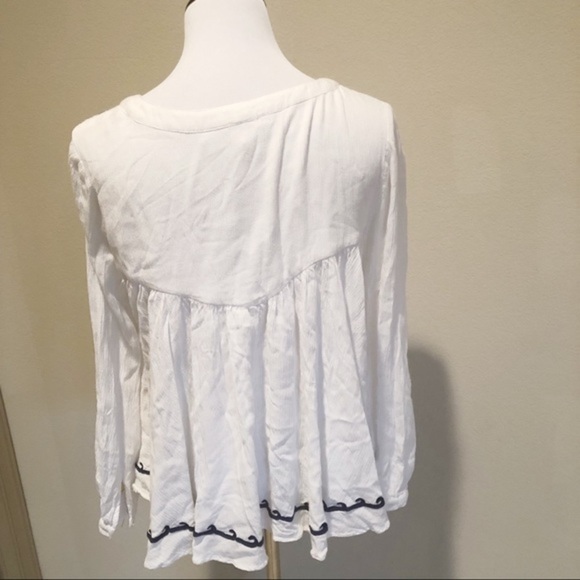 NWT Lovers + Friends embroidered peasant top - Picture 3 of 4